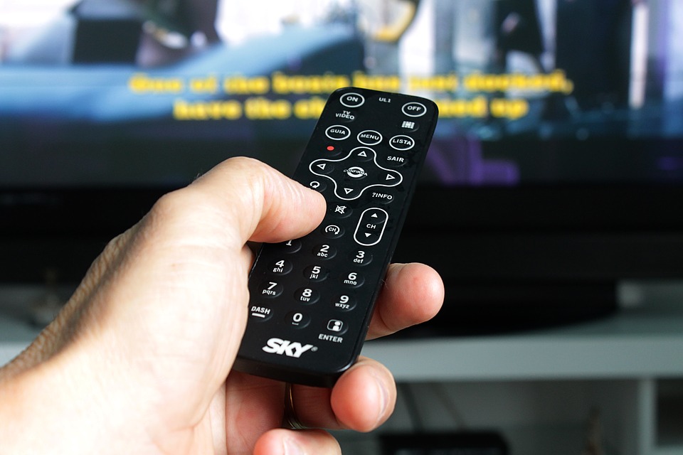 Uporaba IPTV set top box naprav za predvajanje vsebin preko spletne povezave